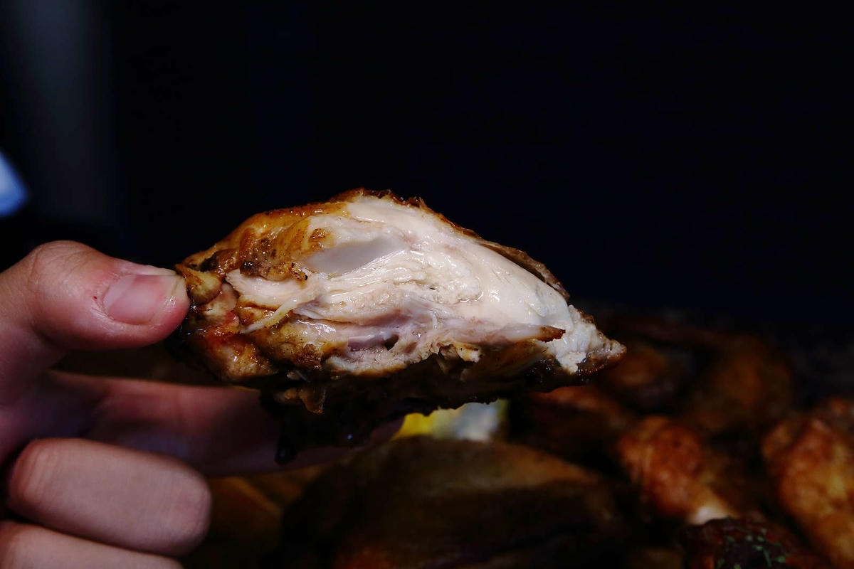 【食。林口】夯立方炙烤雞腿速食店〜國民美食新發現!鮮嫩多汁的獨門義式烤雞,每天採買新鮮雞肉現點現烤,爆漿不吃不可!