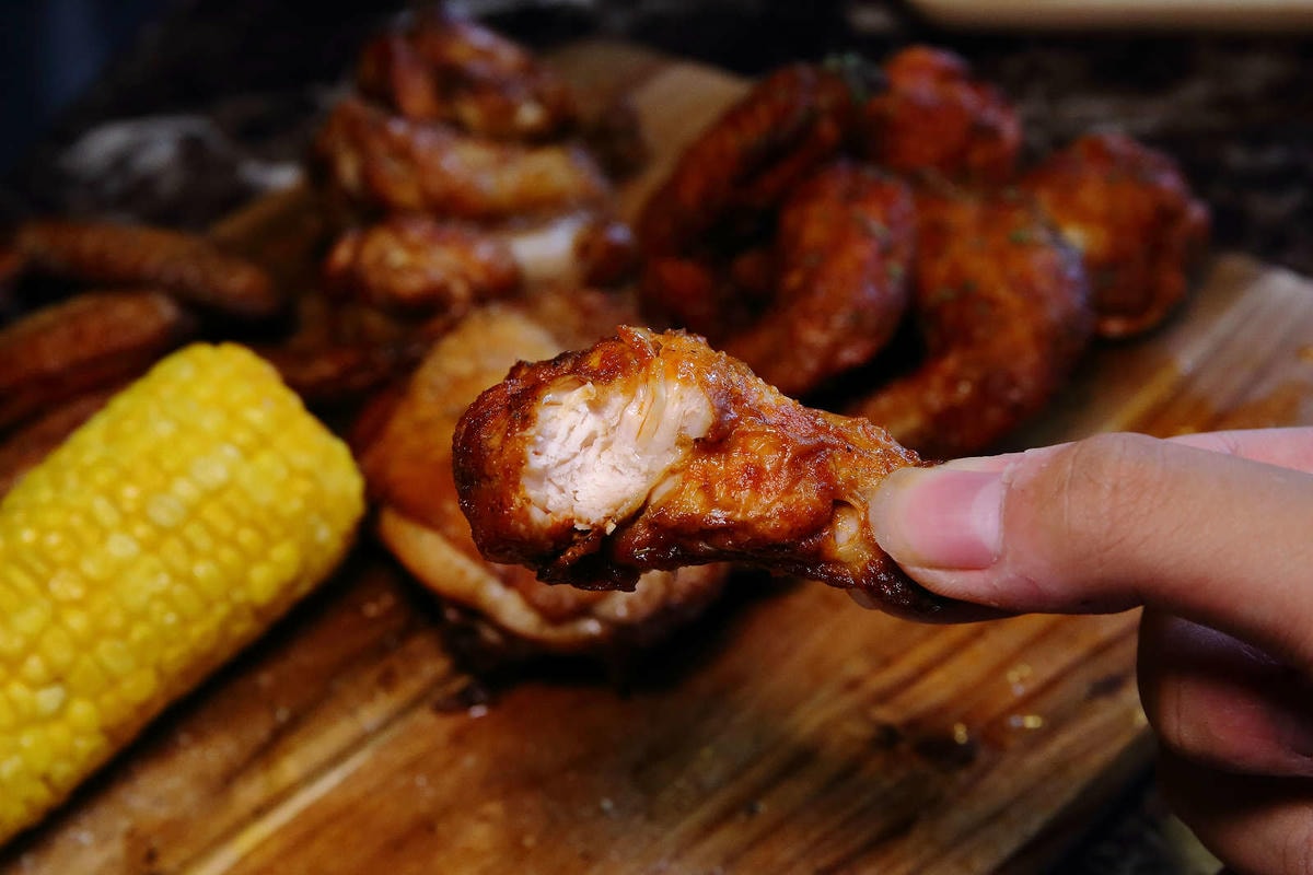 【食。林口】夯立方炙烤雞腿速食店〜國民美食新發現!鮮嫩多汁的獨門義式烤雞,每天採買新鮮雞肉現點現烤,爆漿不吃不可!