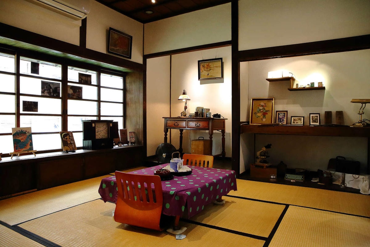 【遊。中壢】中壢站前中平商圈〜中壢最好吃、最好逛、最好買的中平商圈,城市散步帶你住進時光隧道