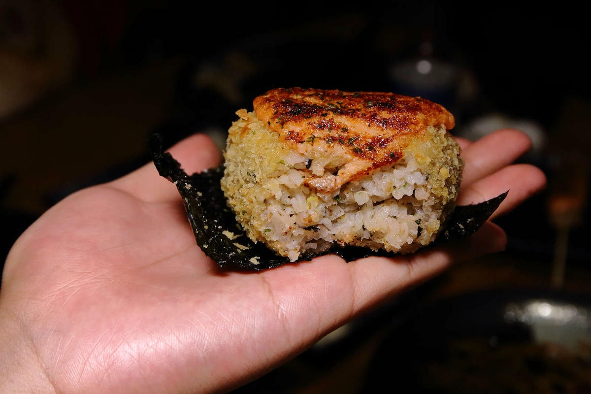 【食。基隆】螢火Hotarubi居酒屋〜基隆居酒屋推薦。濃濃日本風中享用美味串燒,餐點種類多元又好吃,在地人激推,CP值破表!