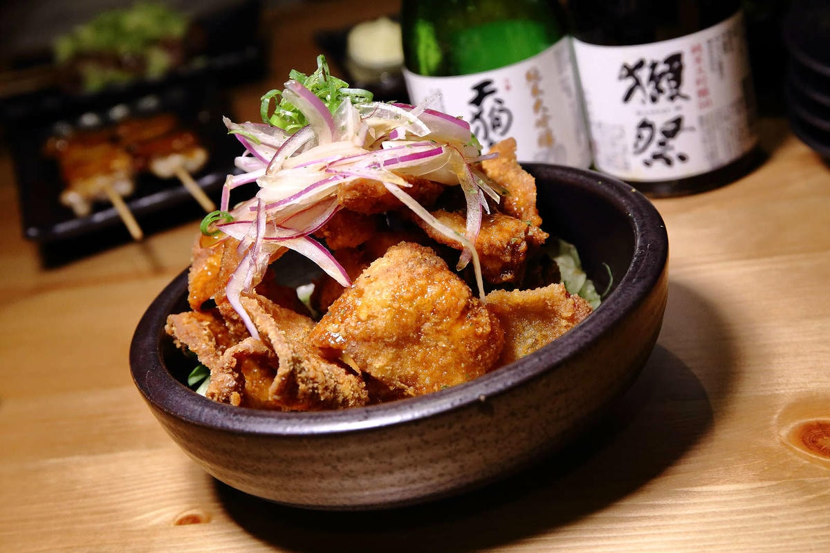 【食。基隆】螢火Hotarubi居酒屋〜基隆居酒屋推薦。濃濃日本風中享用美味串燒,餐點種類多元又好吃,在地人激推,CP值破表!