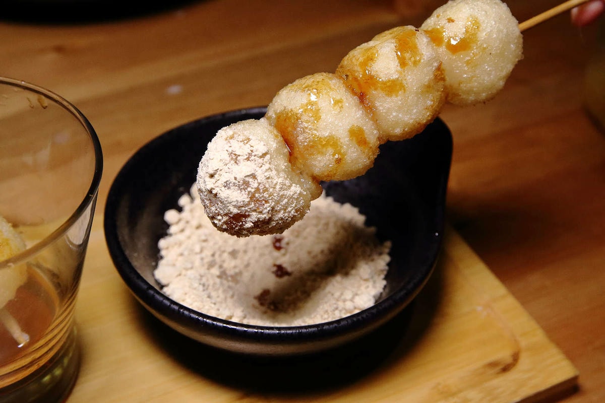 【食。基隆】螢火Hotarubi居酒屋〜基隆居酒屋推薦。濃濃日本風中享用美味串燒,餐點種類多元又好吃,在地人激推,CP值破表!