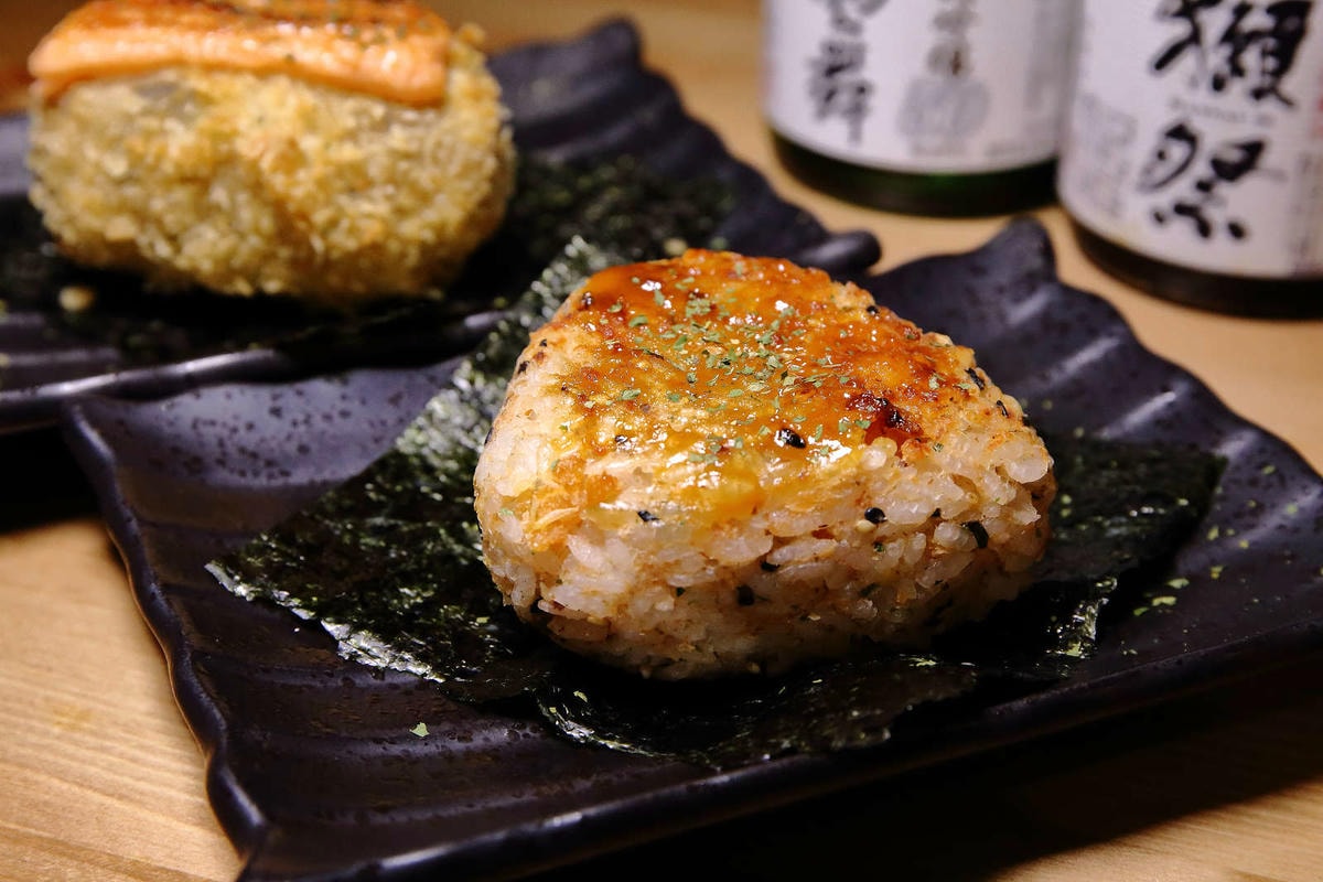 【食。基隆】螢火Hotarubi居酒屋〜基隆居酒屋推薦。濃濃日本風中享用美味串燒,餐點種類多元又好吃,在地人激推,CP值破表!