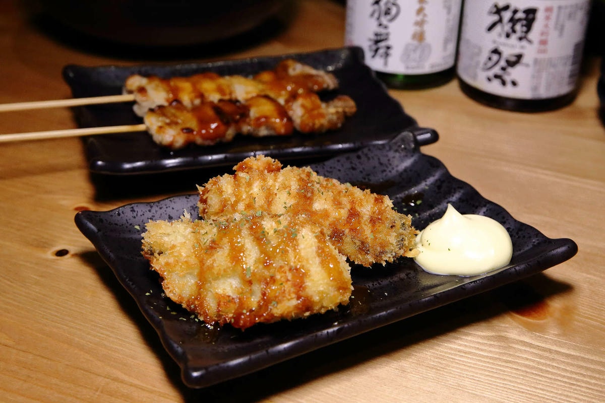 【食。基隆】螢火Hotarubi居酒屋〜基隆居酒屋推薦。濃濃日本風中享用美味串燒,餐點種類多元又好吃,在地人激推,CP值破表!