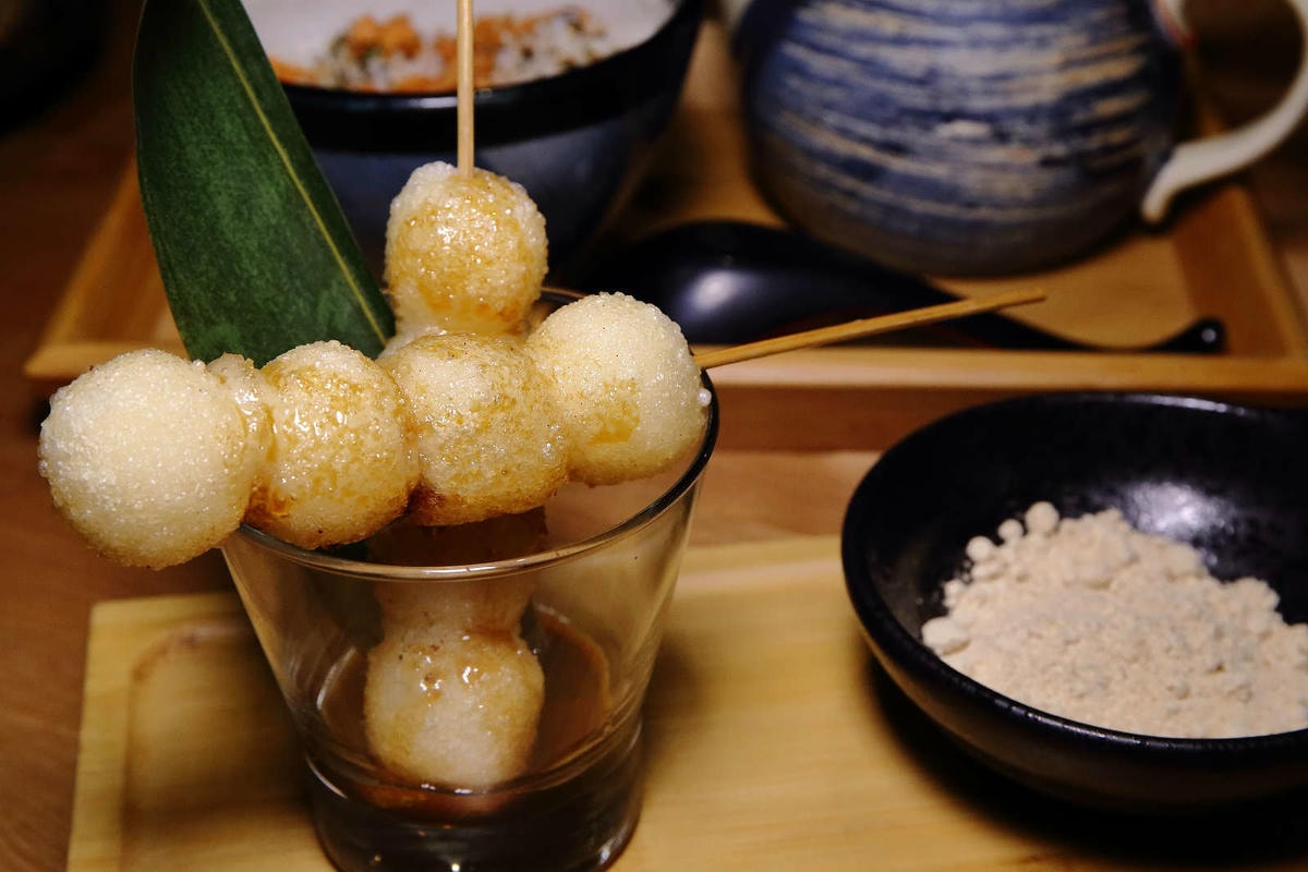 【食。基隆】螢火Hotarubi居酒屋〜基隆居酒屋推薦。濃濃日本風中享用美味串燒,餐點種類多元又好吃,在地人激推,CP值破表!