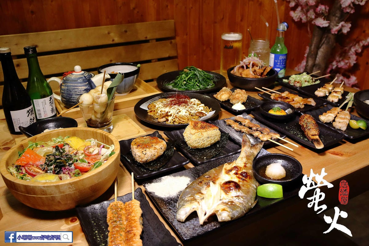 【食。基隆】螢火Hotarubi居酒屋〜基隆居酒屋推薦。濃濃日本風中享用美味串燒,餐點種類多元又好吃,在地人激推,CP值破表!