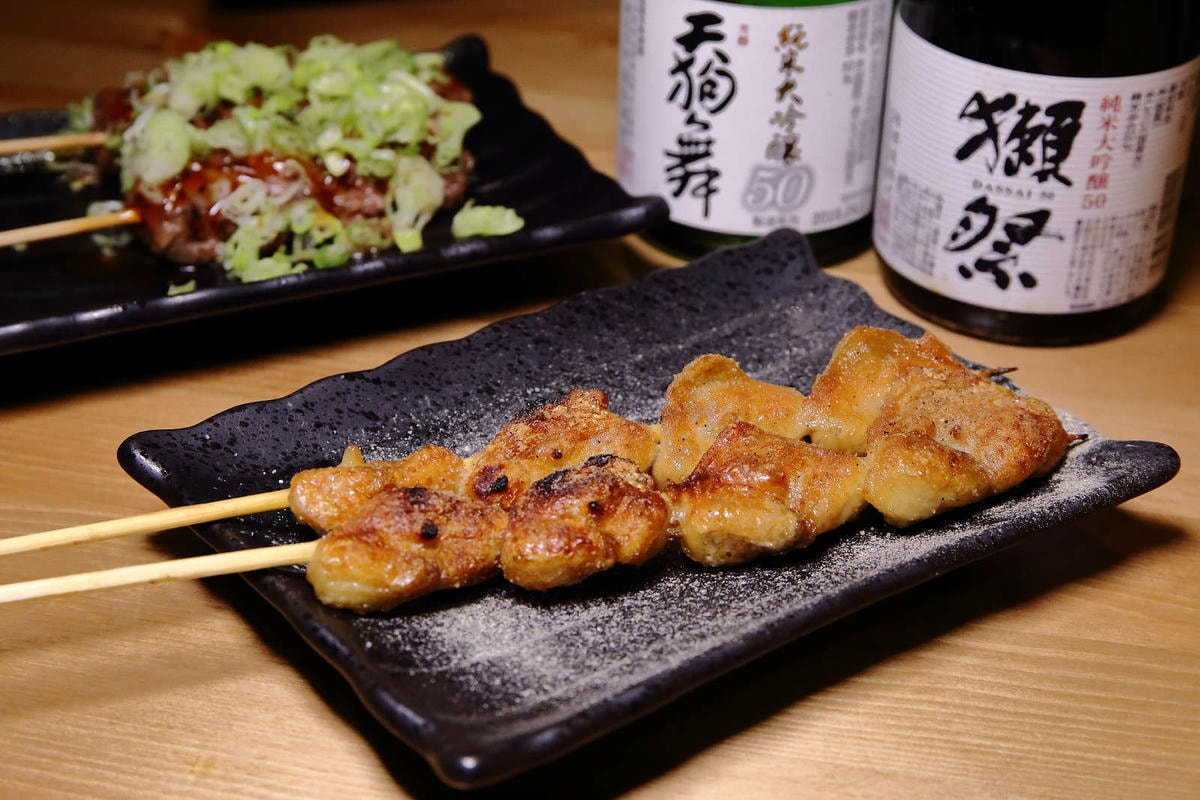 【食。基隆】螢火Hotarubi居酒屋〜基隆居酒屋推薦。濃濃日本風中享用美味串燒,餐點種類多元又好吃,在地人激推,CP值破表!