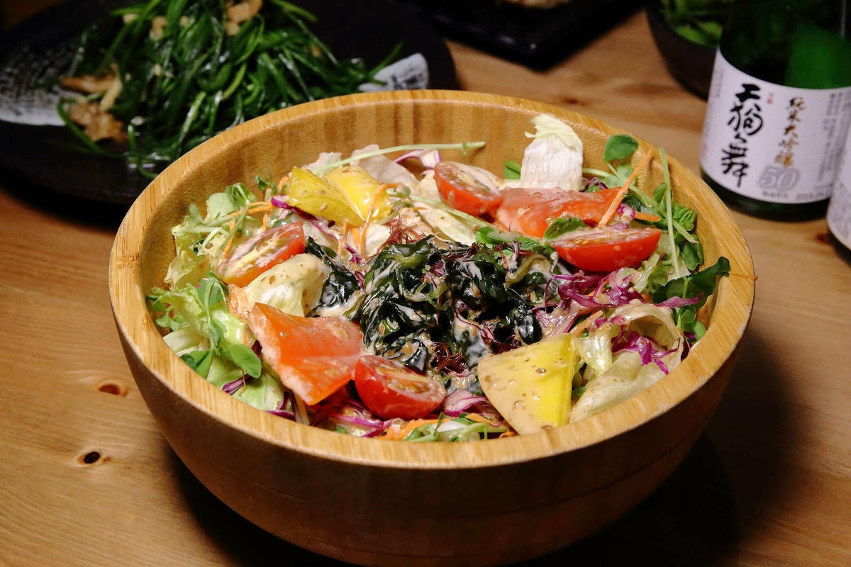 【食。基隆】螢火Hotarubi居酒屋〜基隆居酒屋推薦。濃濃日本風中享用美味串燒,餐點種類多元又好吃,在地人激推,CP值破表!