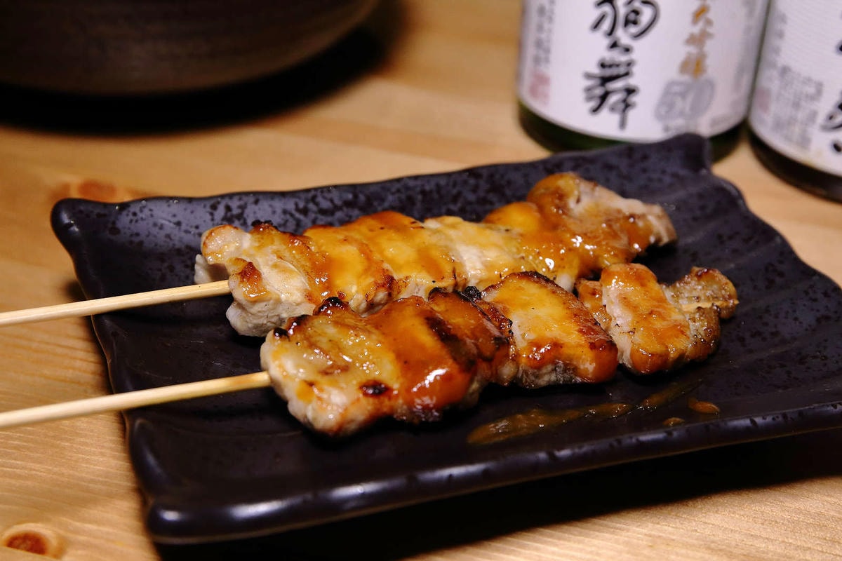 【食。基隆】螢火Hotarubi居酒屋〜基隆居酒屋推薦。濃濃日本風中享用美味串燒,餐點種類多元又好吃,在地人激推,CP值破表!