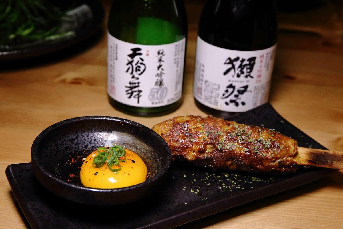 【食。基隆】螢火Hotarubi居酒屋〜基隆居酒屋推薦。濃濃日本風中享用美味串燒,餐點種類多元又好吃,在地人激推,CP值破表!