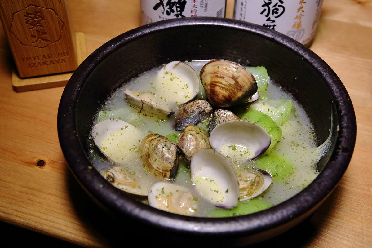 【食。基隆】螢火Hotarubi居酒屋〜基隆居酒屋推薦。濃濃日本風中享用美味串燒,餐點種類多元又好吃,在地人激推,CP值破表!