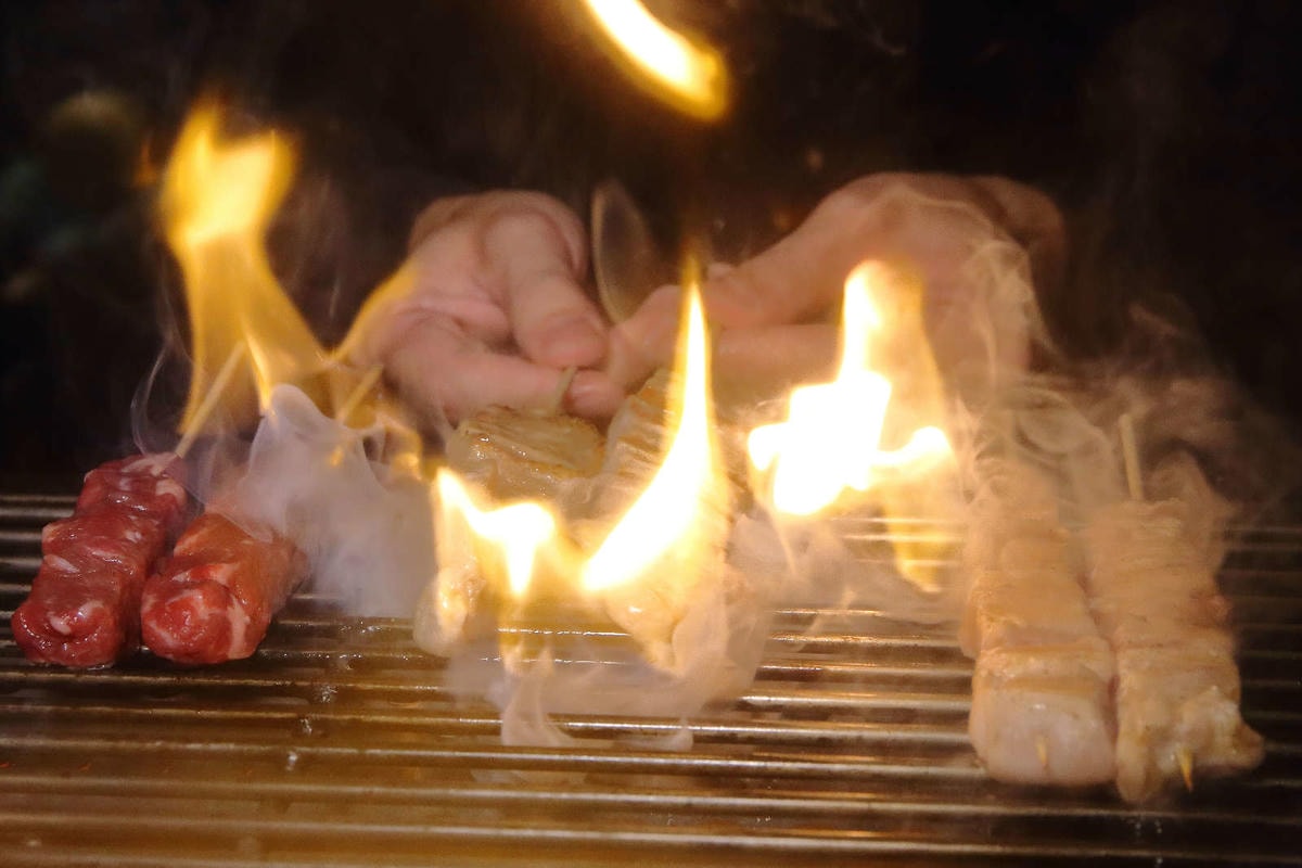【食。基隆】螢火Hotarubi居酒屋〜基隆居酒屋推薦。濃濃日本風中享用美味串燒,餐點種類多元又好吃,在地人激推,CP值破表!