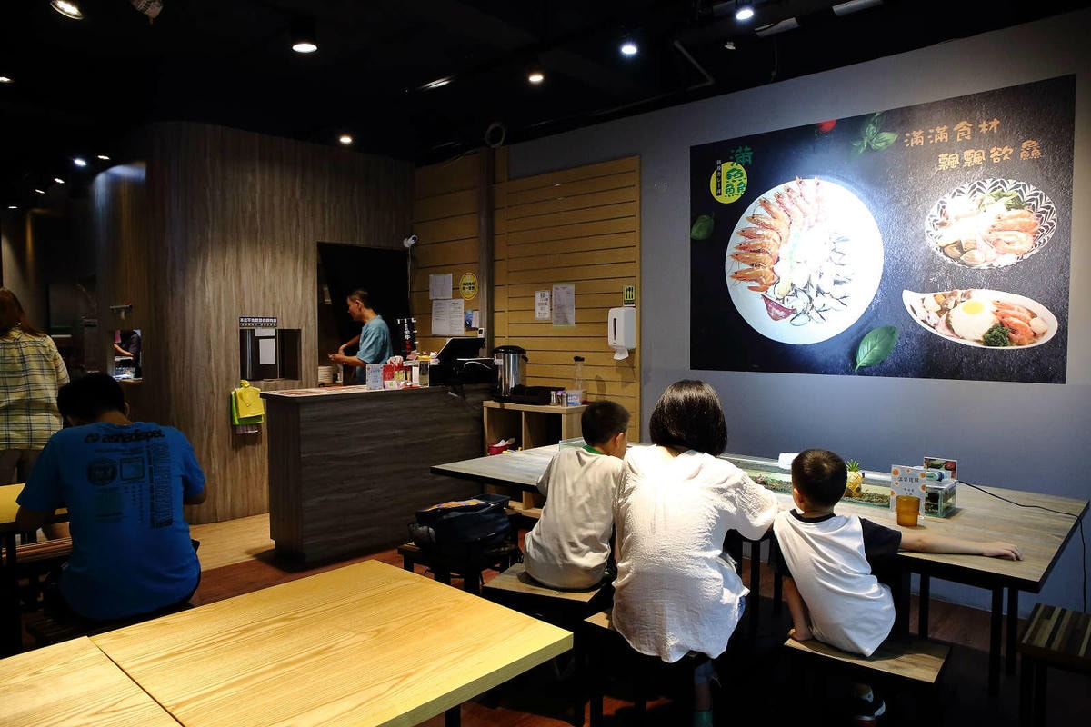 【食。永和】滿鱻〜永和必嘗海派大份量日式丼飯!鋪滿碗公Prime牛肉山無敵澎湃海鱻丼,沒有最狂,只有更狂!