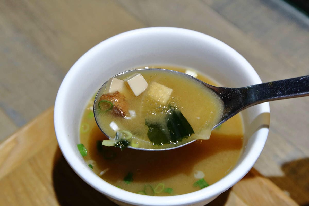 【食。永和】滿鱻〜永和必嘗海派大份量日式丼飯！鋪滿碗公Prime牛肉山+無敵澎湃海鱻丼，沒有最狂，只有更狂！