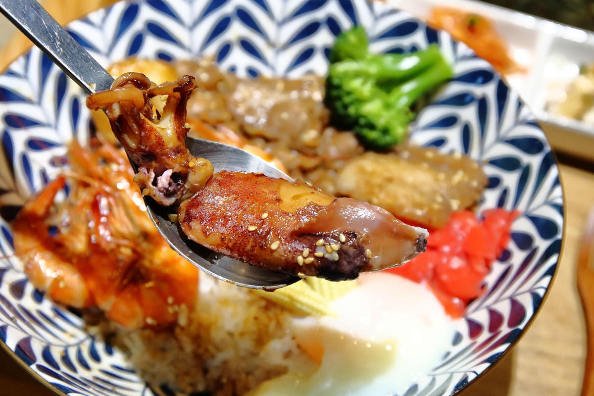 【食。永和】滿鱻〜永和必嘗海派大份量日式丼飯!鋪滿碗公Prime牛肉山無敵澎湃海鱻丼,沒有最狂,只有更狂!