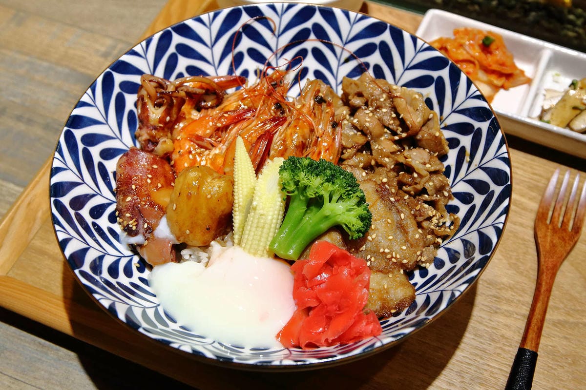 【食。永和】滿鱻〜永和必嘗海派大份量日式丼飯！鋪滿碗公Prime牛肉山+無敵澎湃海鱻丼，沒有最狂，只有更狂！