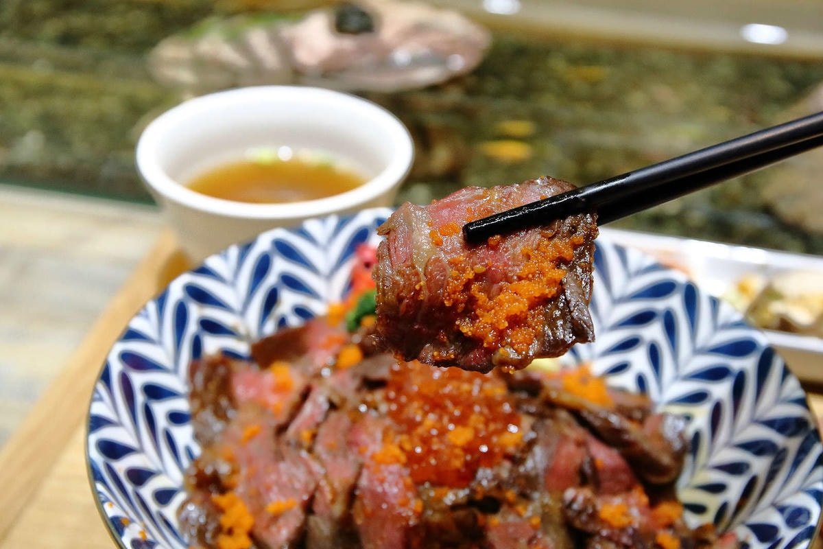 【食。永和】滿鱻〜永和必嘗海派大份量日式丼飯!鋪滿碗公Prime牛肉山無敵澎湃海鱻丼,沒有最狂,只有更狂!