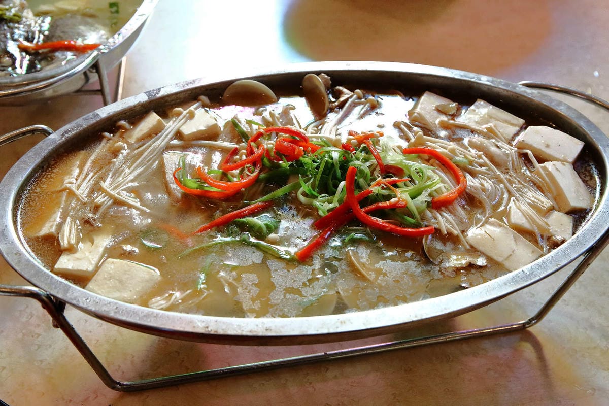 【食。彰化】童年往事莊園民宿〜彰化主題餐廳。懷舊復古餐廳帶我們一同「穿越」回到50年代！(寵物友善民宿+餐廳)