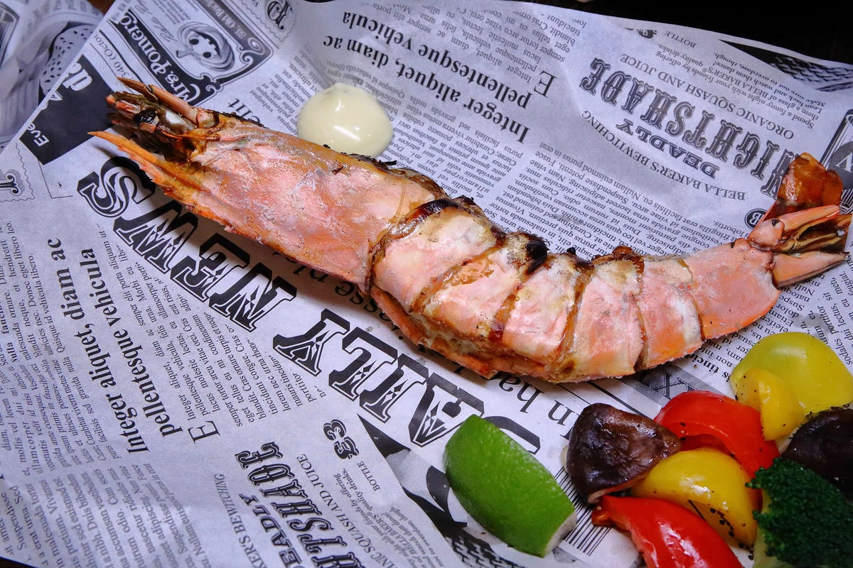 【食。板橋】火夯seafood 海鮮燒烤〜地表最強海鮮燒烤,浮誇無極限!超巨大手臂蝦、大生蠔,半露天燒烤海鮮控的最愛!(寵物友善餐廳)(已歇業)