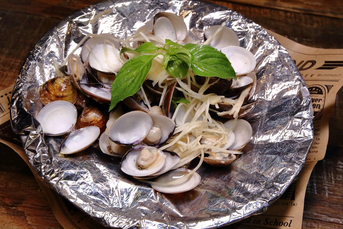 【食。板橋】火夯seafood 海鮮燒烤〜地表最強海鮮燒烤,浮誇無極限!超巨大手臂蝦、大生蠔,半露天燒烤海鮮控的最愛!(寵物友善餐廳)(已歇業)