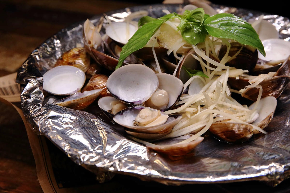 【食。板橋】火夯seafood 海鮮燒烤〜地表最強海鮮燒烤,浮誇無極限!超巨大手臂蝦、大生蠔,半露天燒烤海鮮控的最愛!(寵物友善餐廳)(已歇業)