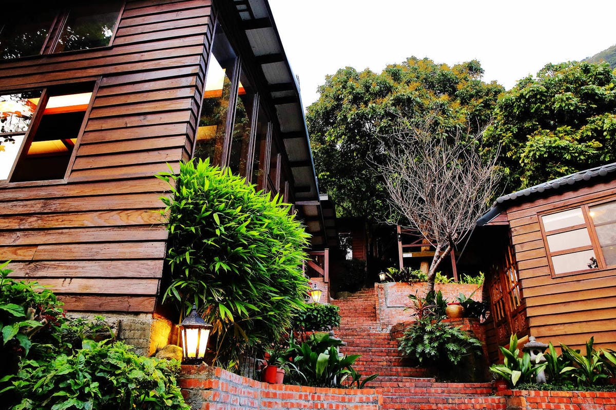 【食。五股】碧瑤山莊〜藏在都市裡的庭園餐廳,觀音山百年古厝吃 【食。五股】碧瑤山莊〜藏在都市裡的庭園餐廳,觀音山百年古厝吃