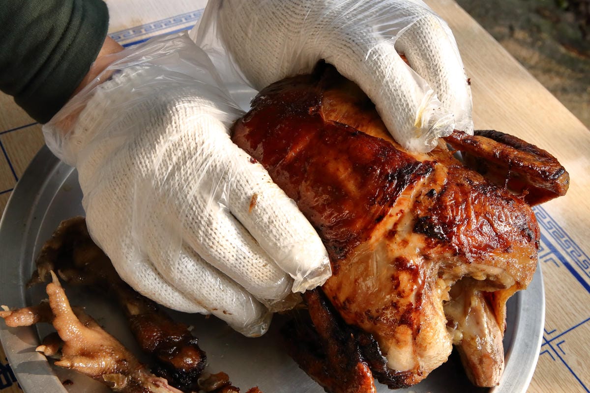 【食。淡水】王家碳烤鋼管雞～注意！有雞會跳鋼管舞！老饕才知道的烤雞，想吃不一定吃得到！