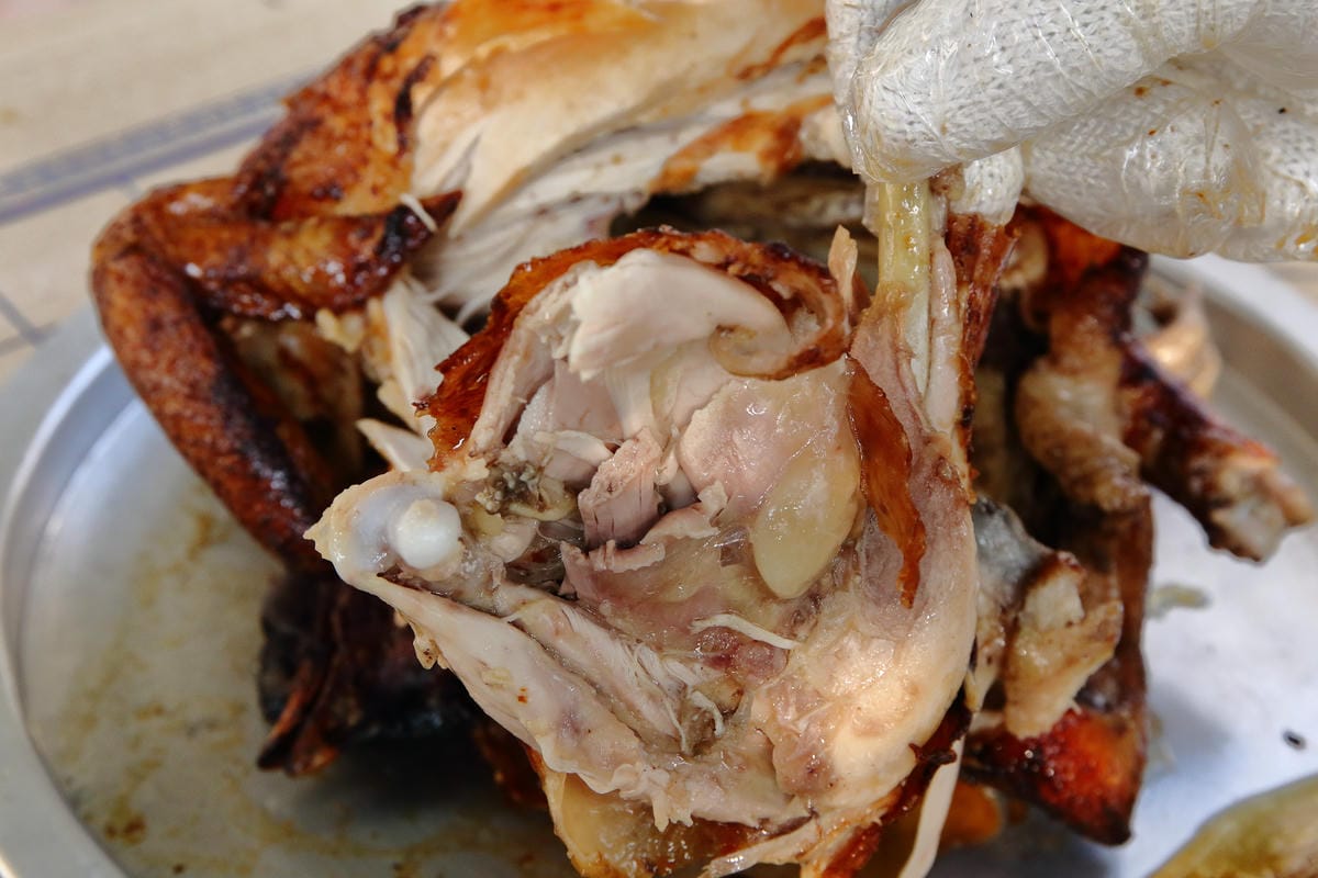 【食。淡水】王家碳烤鋼管雞～注意！有雞會跳鋼管舞！老饕才知道的烤雞，想吃不一定吃得到！