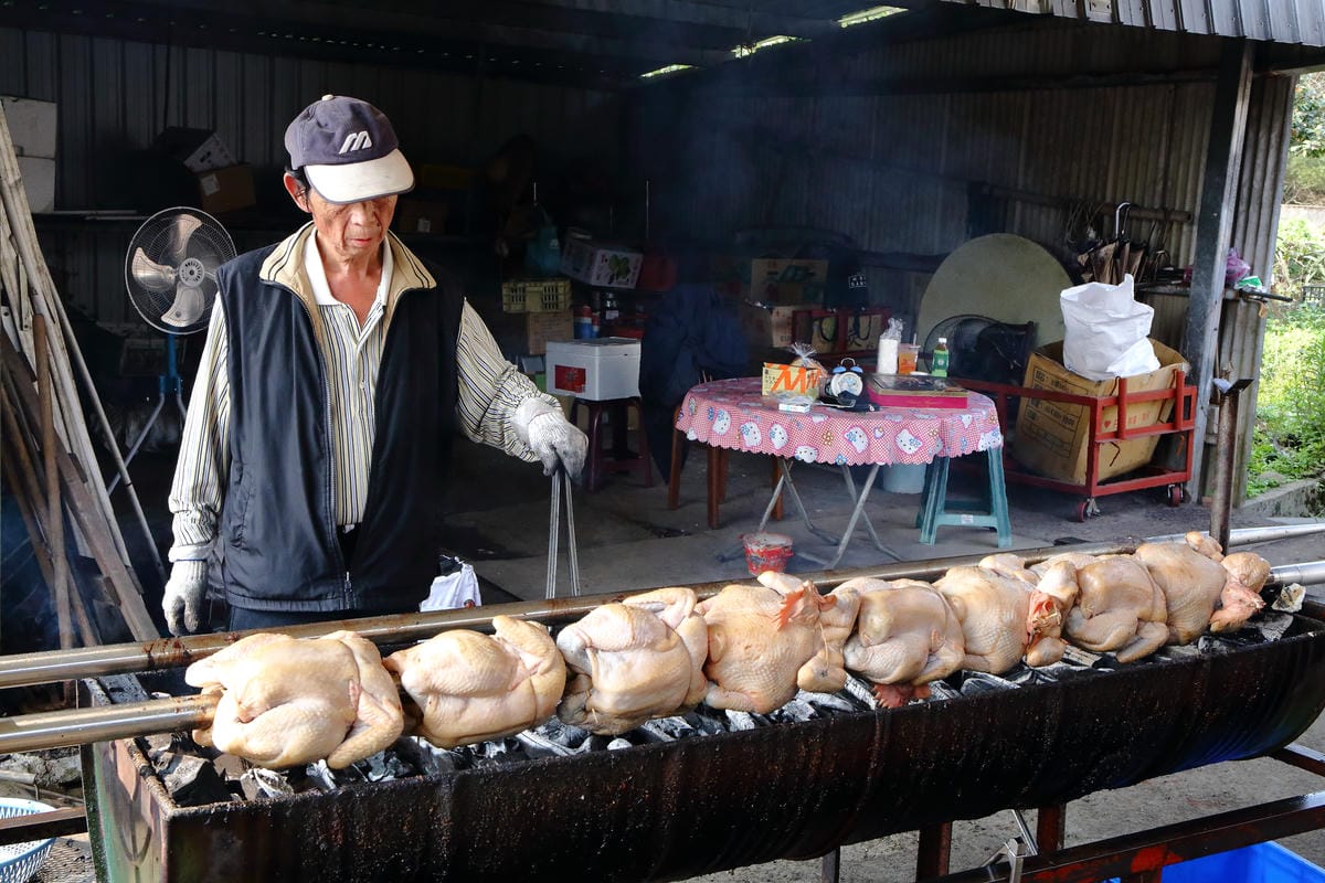 【食。淡水】王家碳烤鋼管雞～注意！有雞會跳鋼管舞！老饕才知道的烤雞，想吃不一定吃得到！