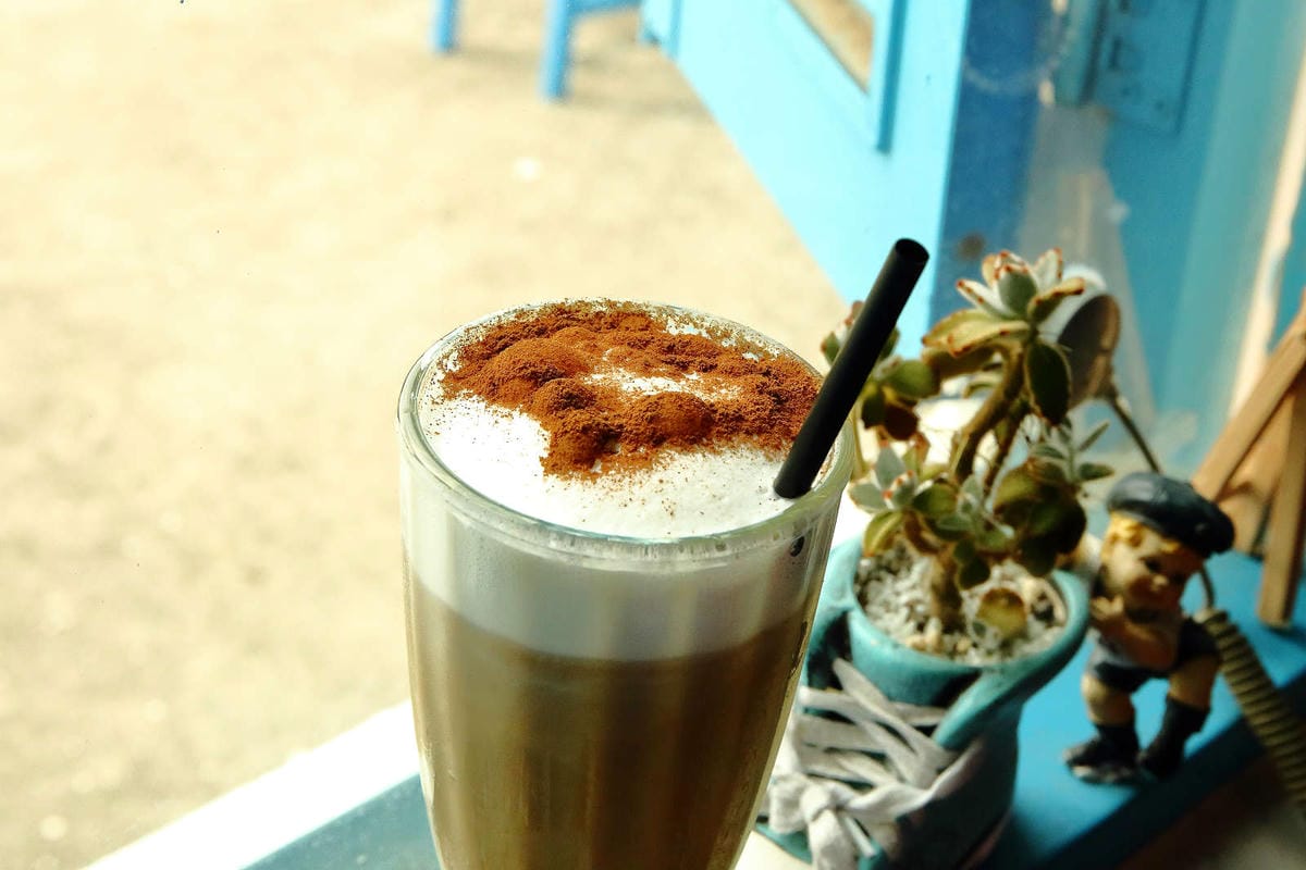 【遊。桃園】卡托米利庭園咖啡〜超浪漫藍白希臘風情咖啡店，大草坪、戲水池、沙坑、滑梯、鞦韆，適合帶小孩及寵物享受下午茶，永安賞夕陽好浪漫