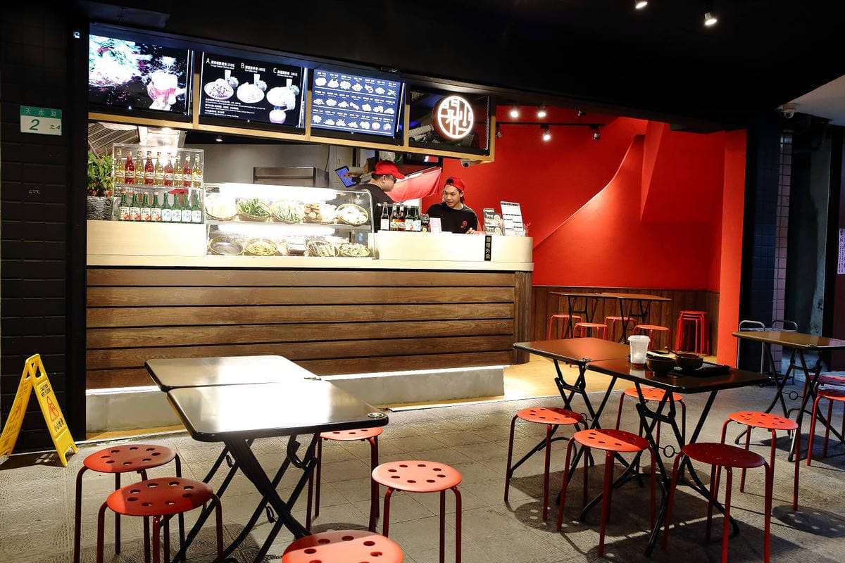 【食。台北】開小伙 宵夜 炸雞 鐵板麵〜台北平價宵夜美食推薦