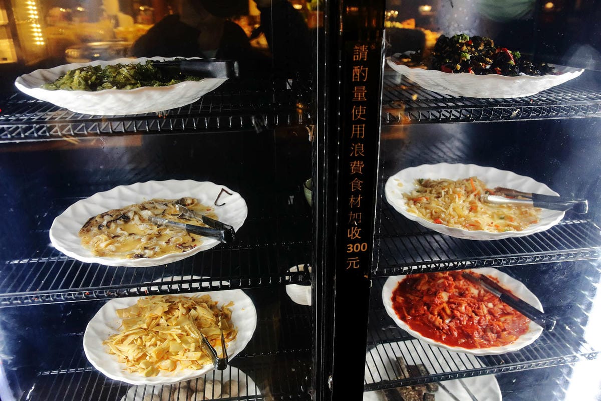 【食。汐止】藝爐晏火鍋美術館〜最狂火鍋吃到飽只要399起！汐