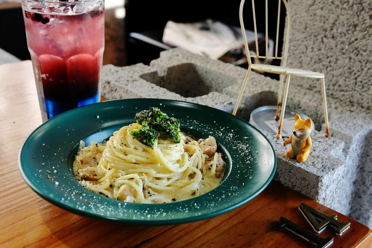 【食。平鎮】聚柴gdog寵物友善餐廳〜親子寵物草皮景觀餐廳。