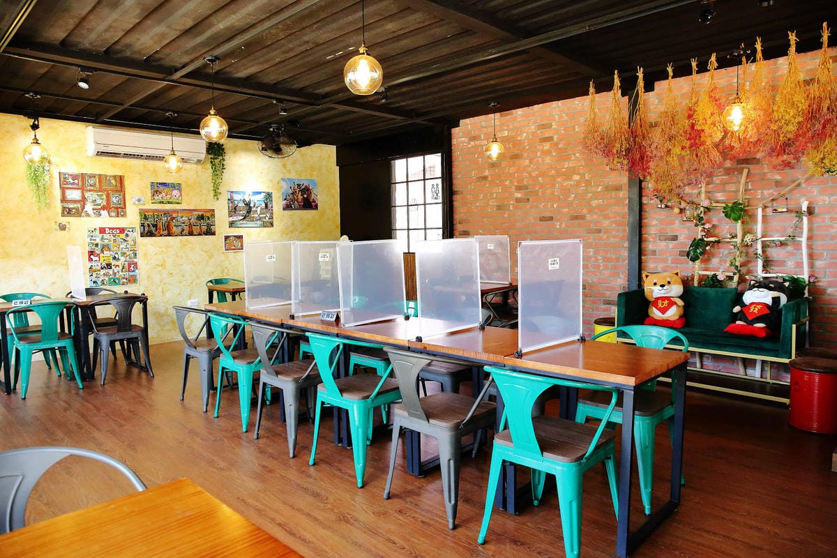 【食。平鎮】聚柴gdog寵物友善餐廳〜親子寵物草皮景觀餐廳。