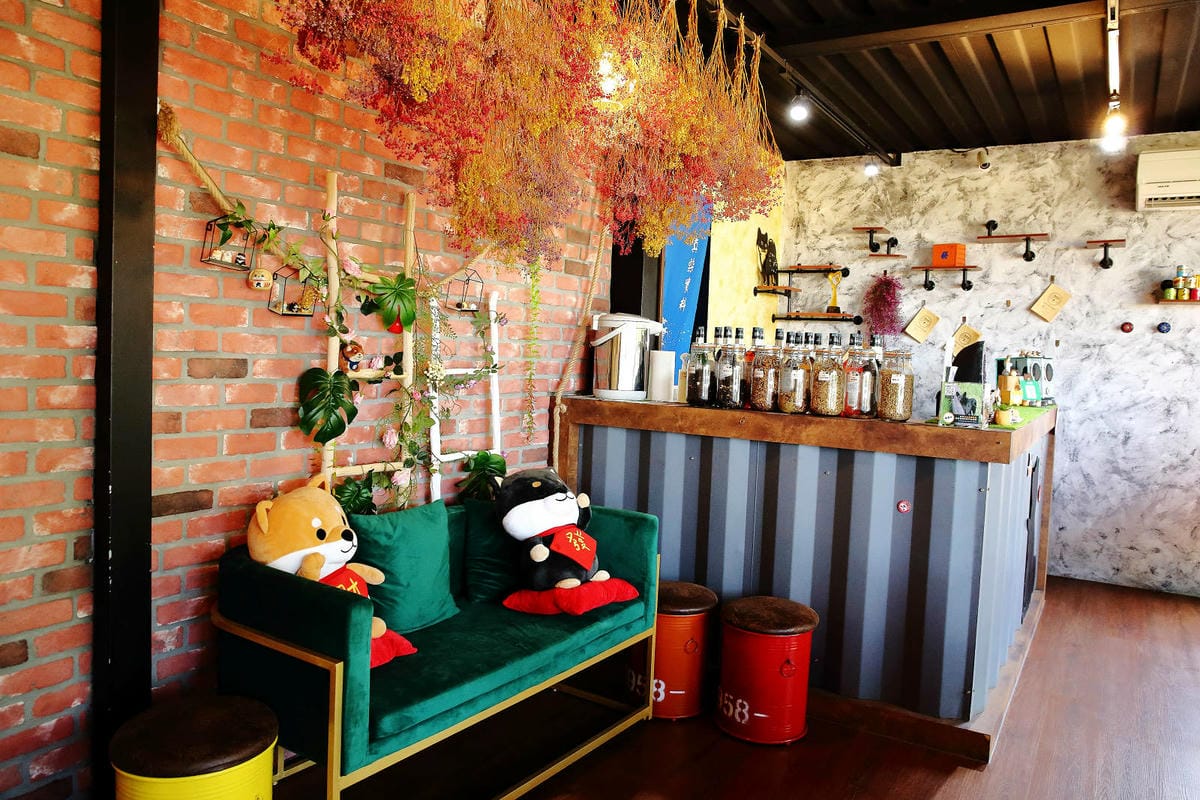 【食。平鎮】聚柴gdog寵物友善餐廳〜親子寵物草皮景觀餐廳。