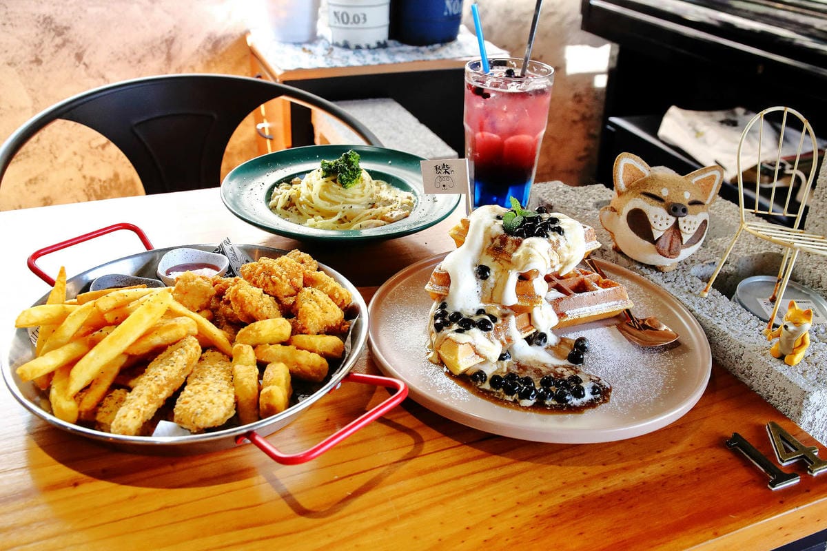 【食。平鎮】聚柴gdog寵物友善餐廳〜親子寵物草皮景觀餐廳。