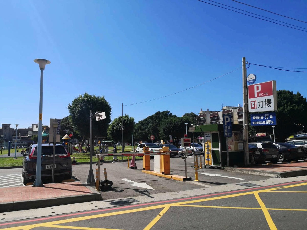 1360341.jpg 1360341.jpg