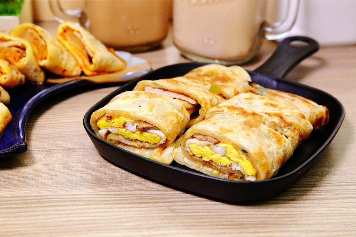 永和新開濃厚的日式風早午餐,超霸氣整塊炸排骨鋪到吐司裡,吐司