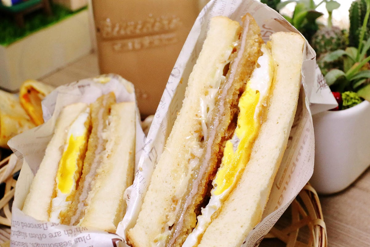 永和新開濃厚的日式風早午餐,超霸氣整塊炸排骨鋪到吐司裡,吐司