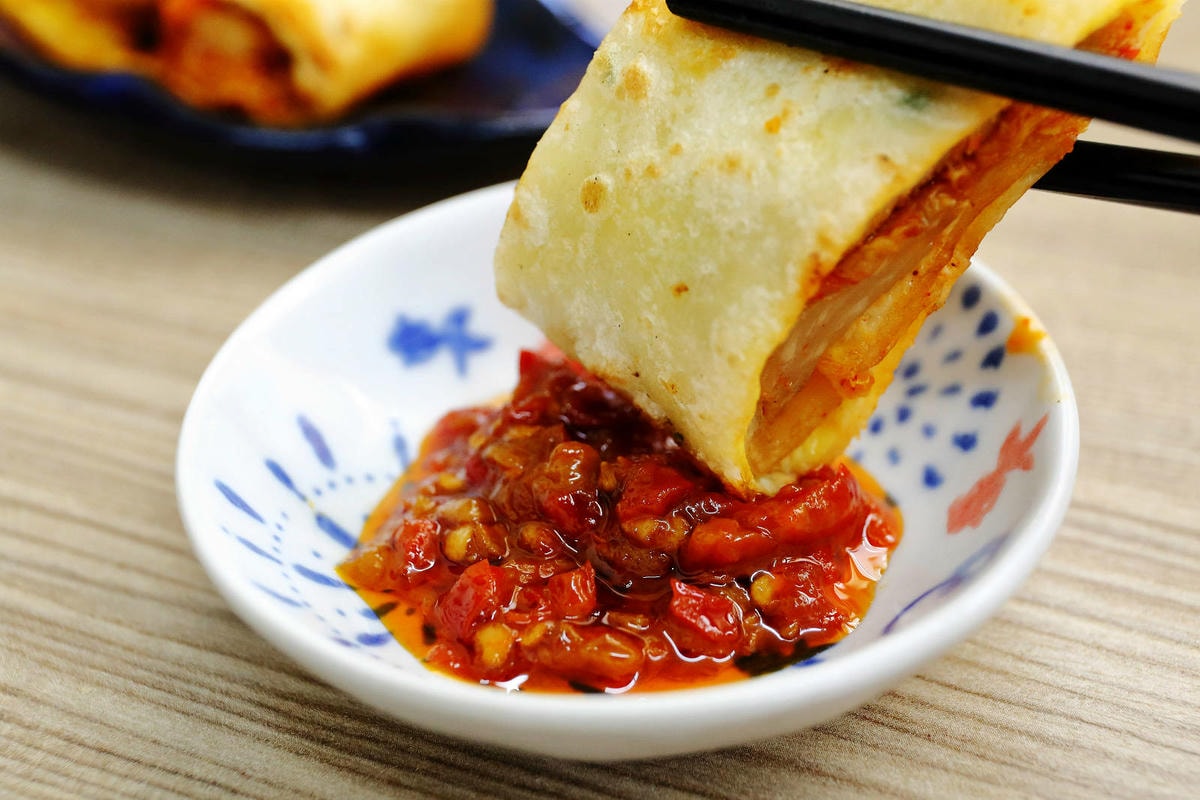 永和新開濃厚的日式風早午餐,超霸氣整塊炸排骨鋪到吐司裡,吐司