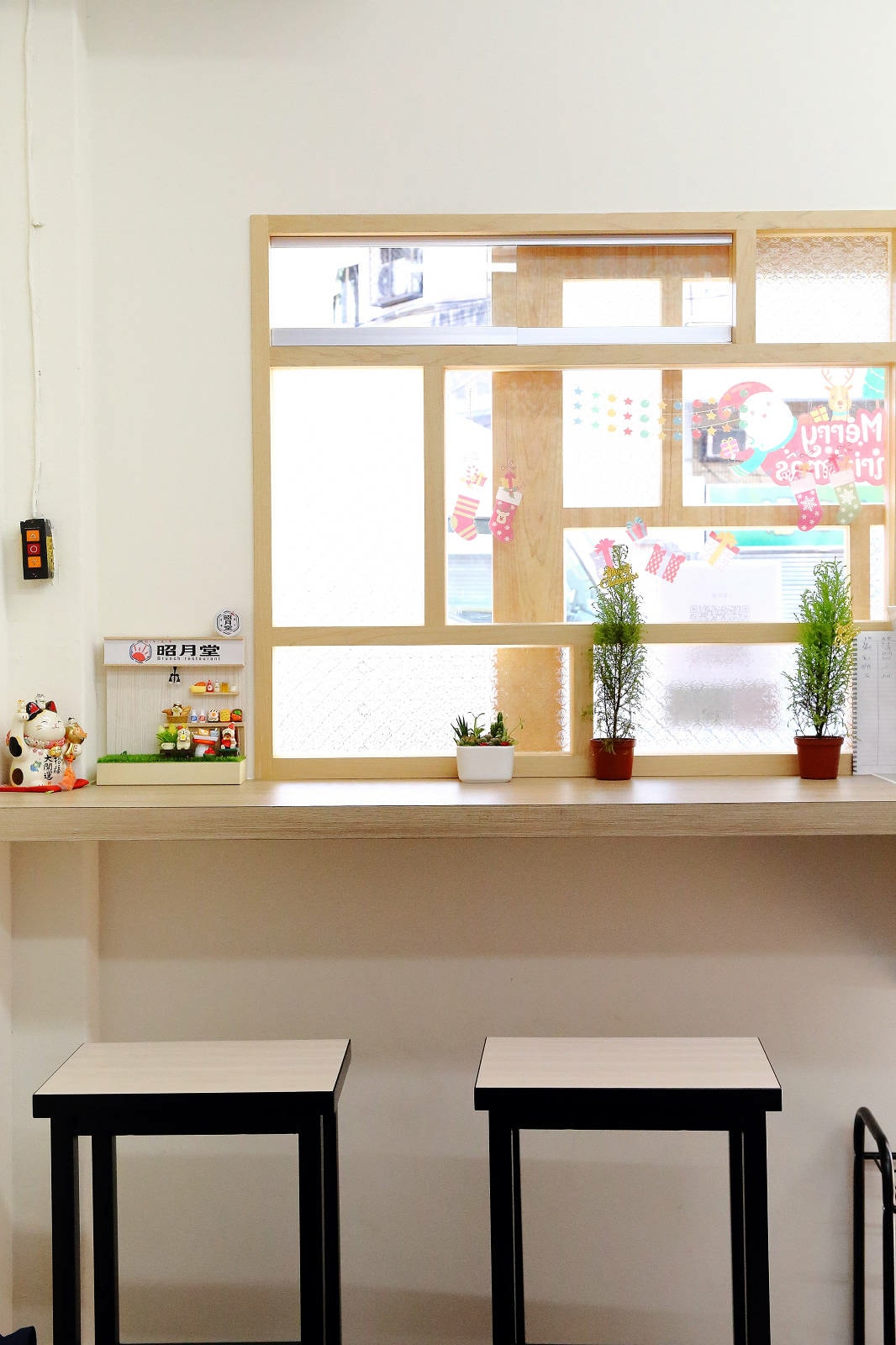 永和新開濃厚的日式風早午餐,超霸氣整塊炸排骨鋪到吐司裡,吐司