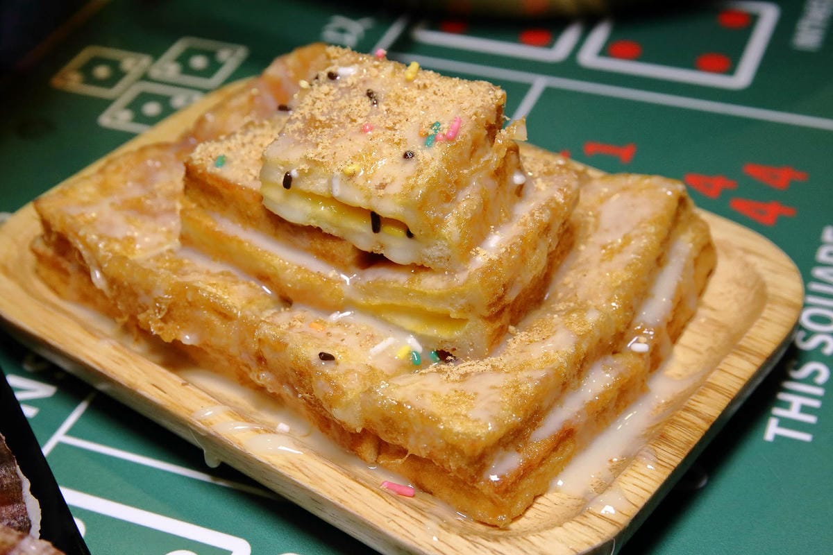 浮誇系卜卜蛤蜊火鍋，全台第一家賭桌風格火鍋，誰才是真正的賭神