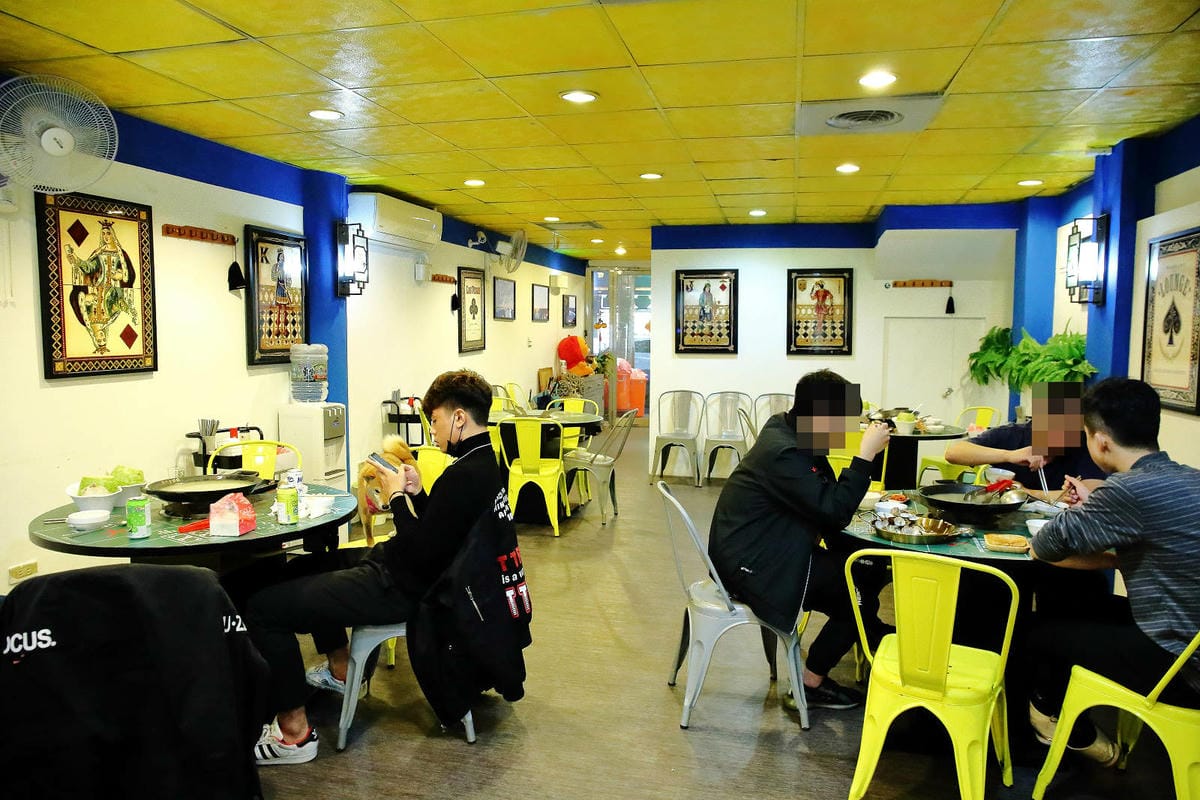 浮誇系卜卜蛤蜊火鍋，全台第一家賭桌風格火鍋，誰才是真正的賭神