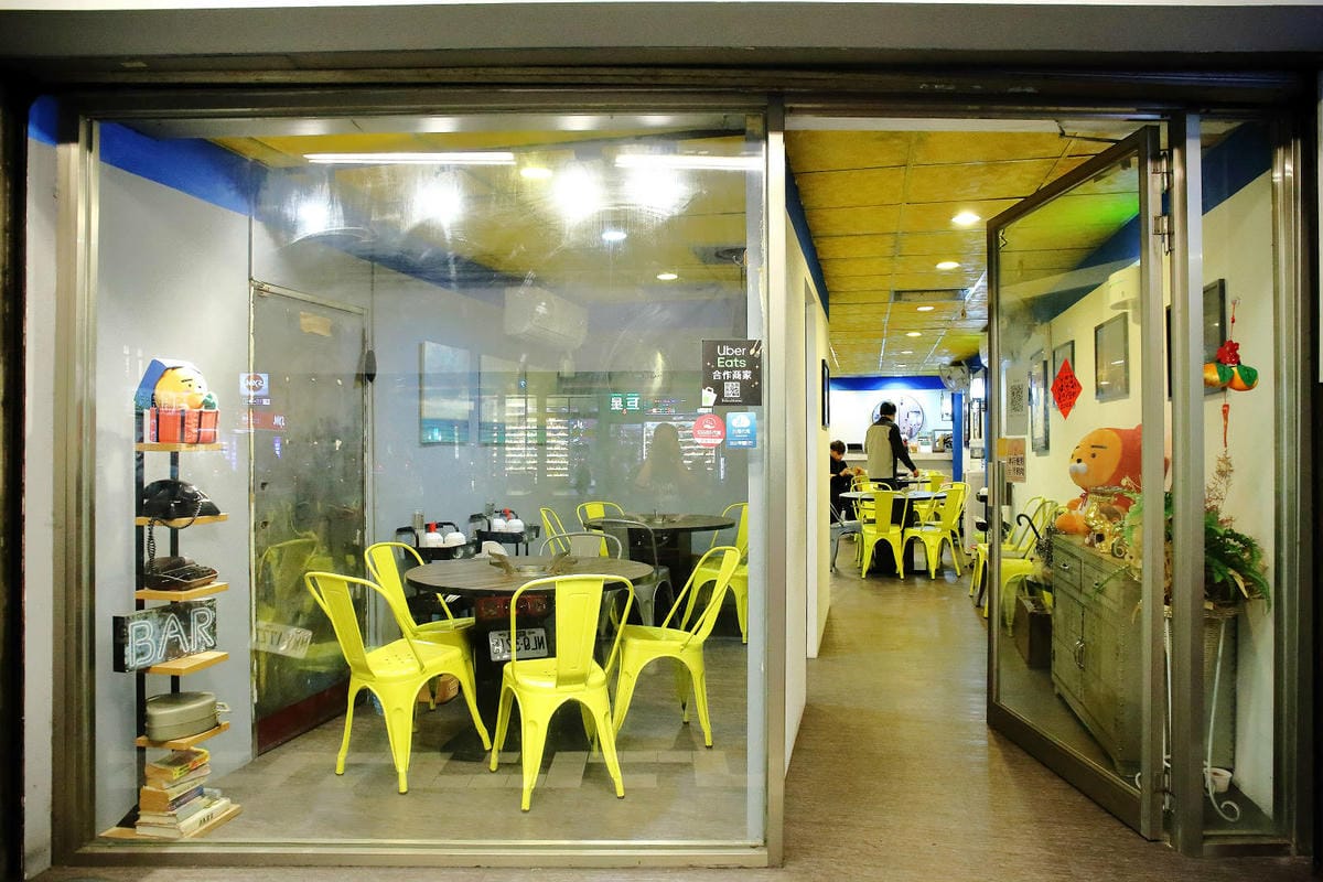 浮誇系卜卜蛤蜊火鍋，全台第一家賭桌風格火鍋，誰才是真正的賭神