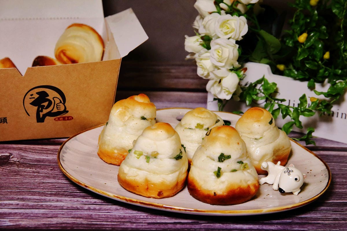 排隊再久也要吃！一天只賣四小時的超人氣秒殺脆皮烤饅頭，永和也