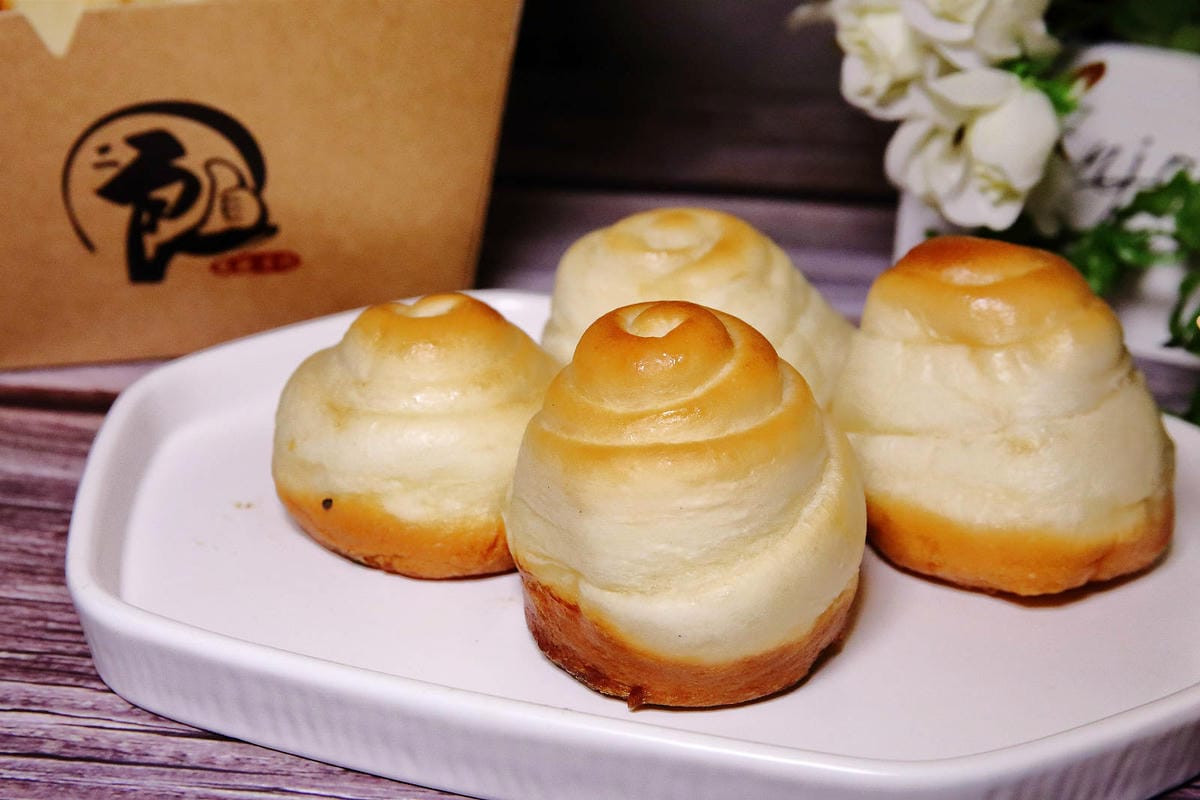 排隊再久也要吃！一天只賣四小時的超人氣秒殺脆皮烤饅頭，永和也