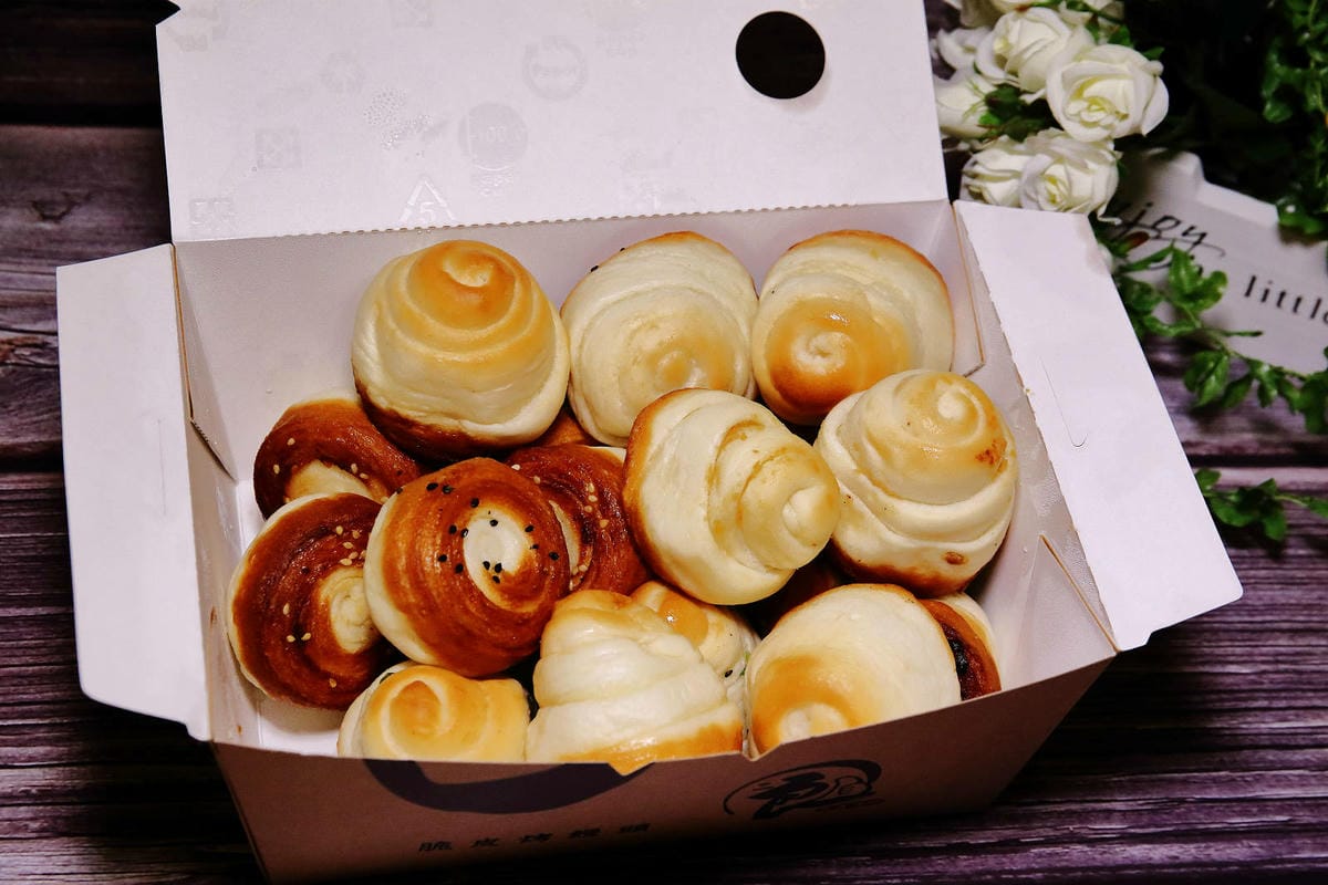 排隊再久也要吃！一天只賣四小時的超人氣秒殺脆皮烤饅頭，永和也