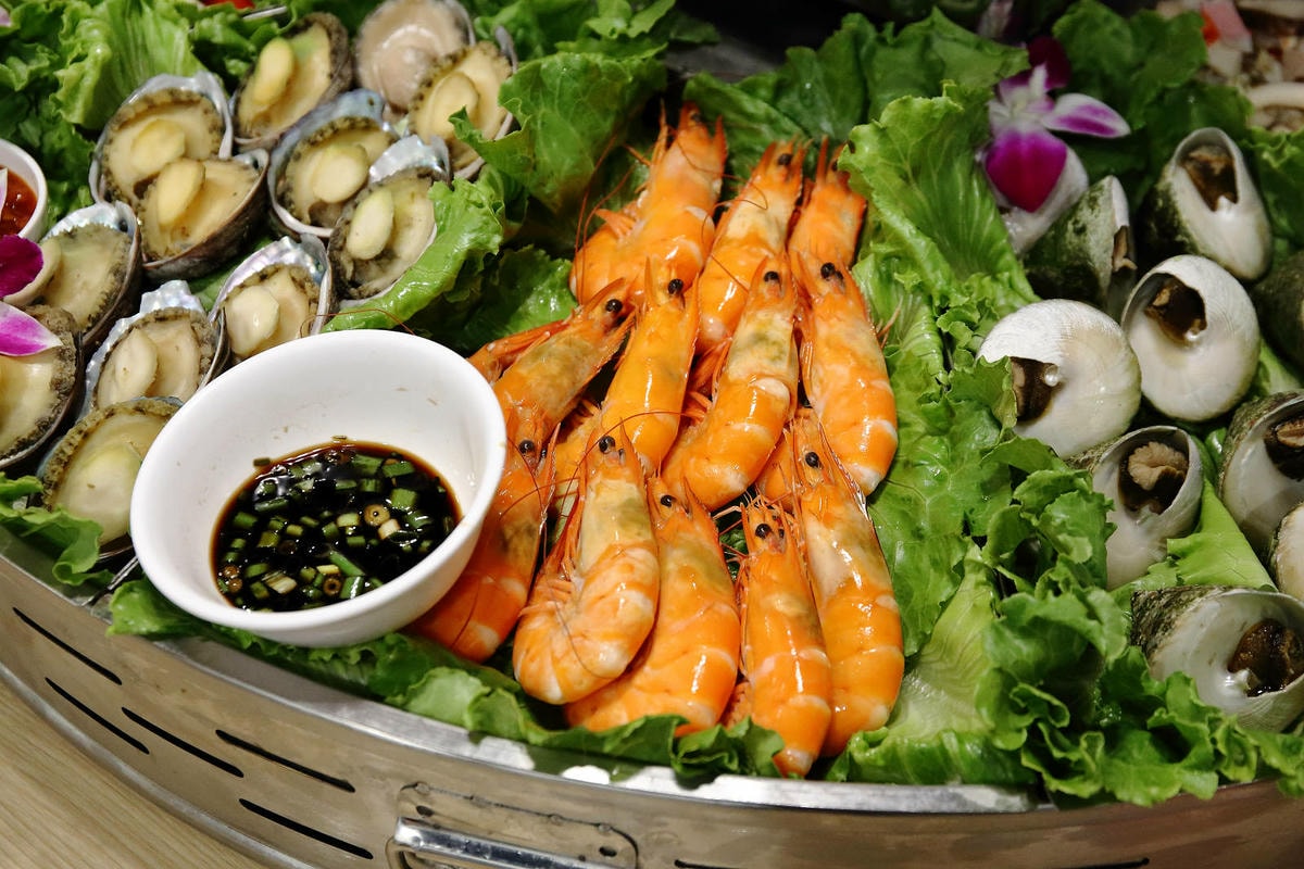 澎湖浮誇系海鮮霸王餐!整桌滿滿海鮮嗑到爽只要8000元,就是