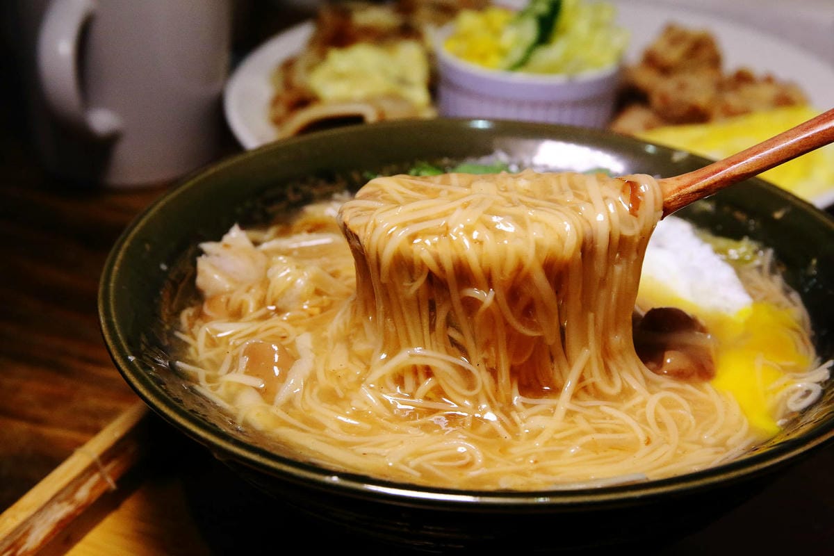 藏身社區的平價高人氣早午餐,竟然有加太陽蛋的麵線頭一次看到, 藏身社區的平價高人氣早午餐,竟然有加太陽蛋的麵線頭一次看到,