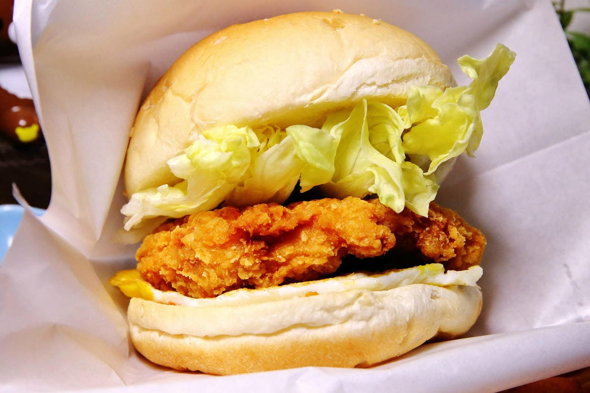 藏身社區的平價高人氣早午餐,竟然有加太陽蛋的麵線頭一次看到, 藏身社區的平價高人氣早午餐,竟然有加太陽蛋的麵線頭一次看到,